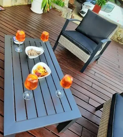 ベッド・アンド・ブレックファスト La Croisee Des Arts *