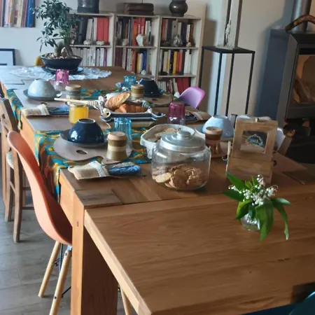 ベッド・アンド・ブレックファスト La Croisee Des Arts La Bastide-l'Évêque