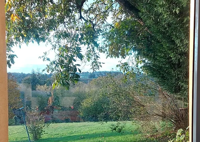 ベッド・アンド・ブレックファスト La Croisee Des Arts La Bastide-l'Évêque