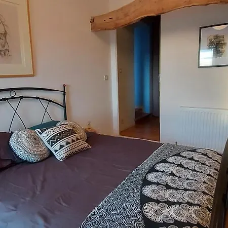 לינה וארוחת בוקר La Croisee Des Arts La Bastide-l'Eveque