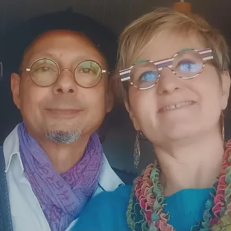 לינה וארוחת בוקר La Croisee Des Arts La Bastide-l'Eveque