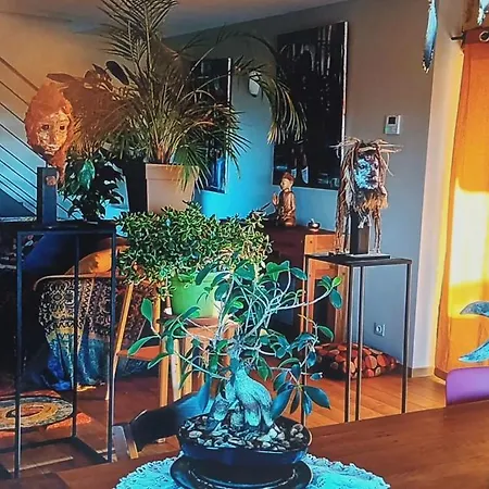 לינה וארוחת בוקר La Croisee Des Arts *