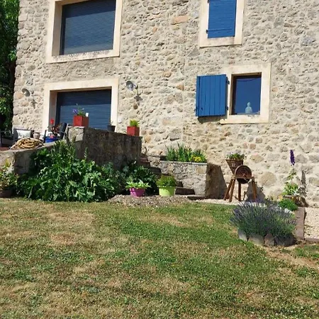 לינה וארוחת בוקר La Croisee Des Arts La Bastide-l'Eveque