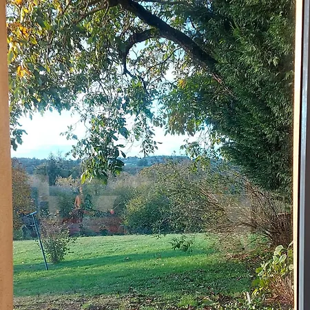 לינה וארוחת בוקר La Croisee Des Arts La Bastide-l'Eveque